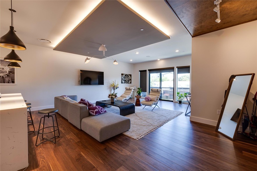 Foto principal - 1455 W Magnolia Ave
