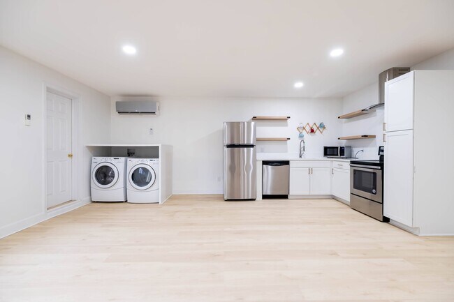 Building Photo - 11744 SW 61st Ave