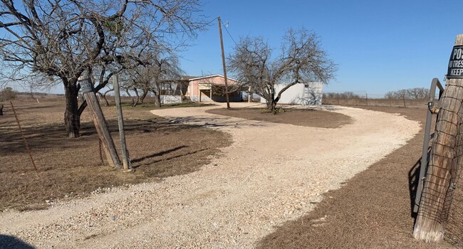 Building Photo - 3 Bedroom 2 Bath in AXTELL