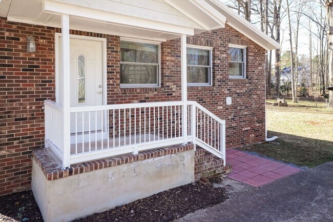 Foto del edificio - Gorgeous Three Bedroom Home!