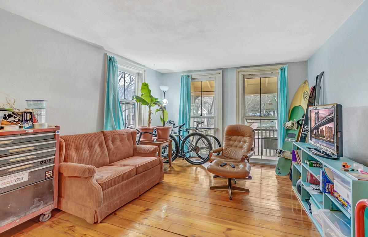 Foto principal - 645 E Dayton St