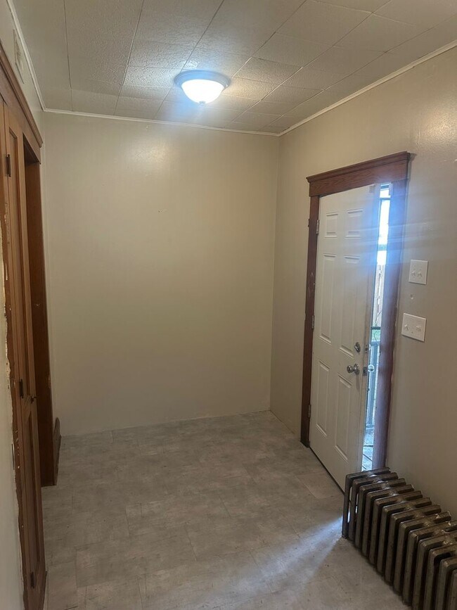 Foto del edificio - 6604 Bonna Ave