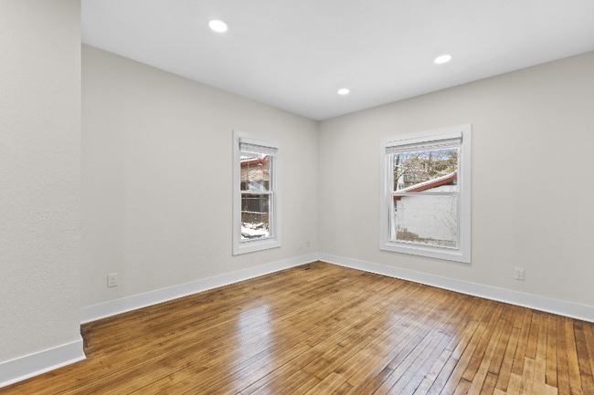 Foto del edificio - 1814 E Linnwood Ave