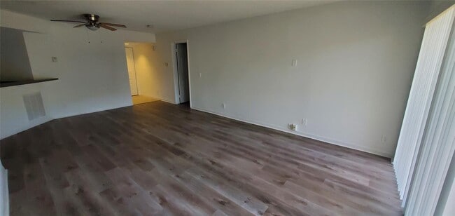 Building Photo - 8781 Wiles Rd