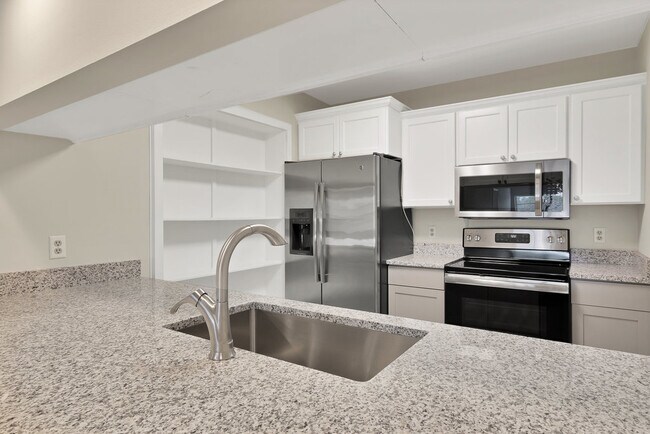 Building Photo - 22 Plantation Dr