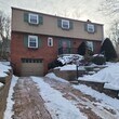 Foto principal - Upper St. Clair 4 Bedroom Home - In ground...