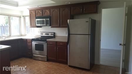 Primary Photo - 3074 Lodgewood St