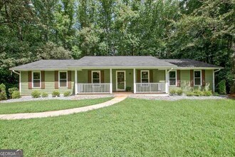 Building Photo - 205 Kingswood Dr