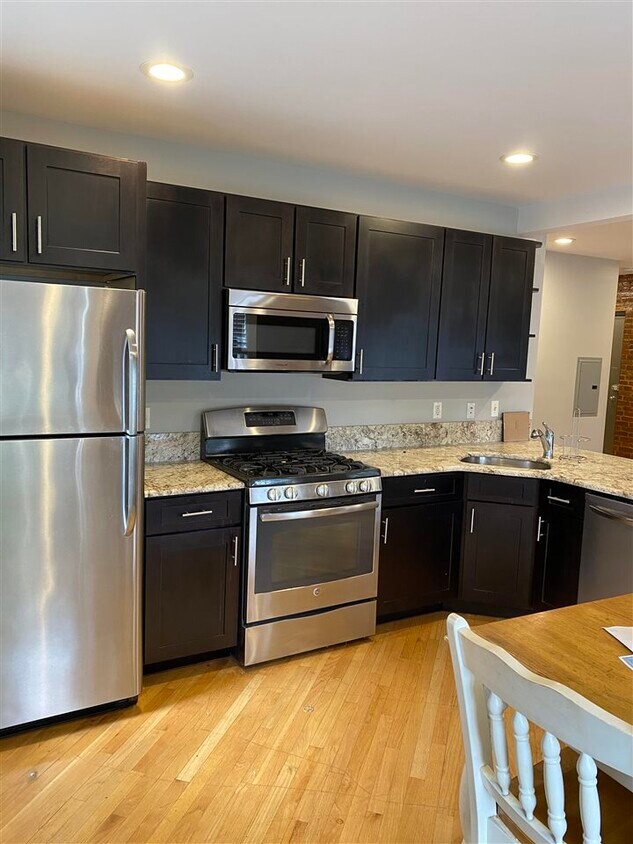 Foto principal - 601 Clinton St