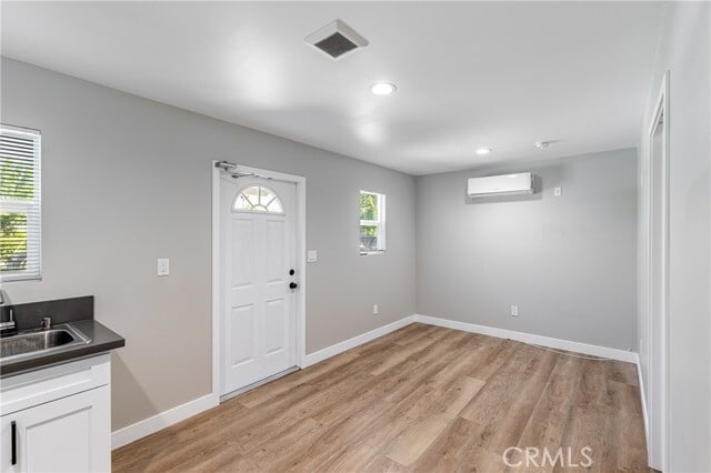 Foto del edificio - 16440 Donmetz St