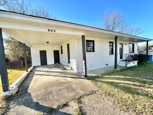 Cochera - 922 Lynden Blvd