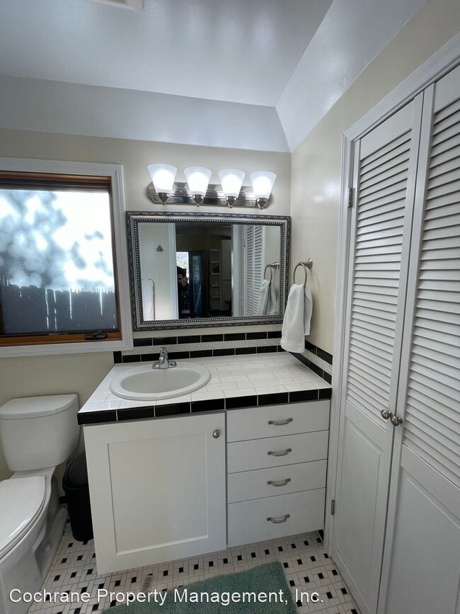 Building Photo - Studio, 1 bath House - 1615 Hillside Rd (ADU)