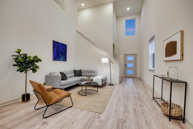 Foto del edificio - 7400 Daves Landing Dr