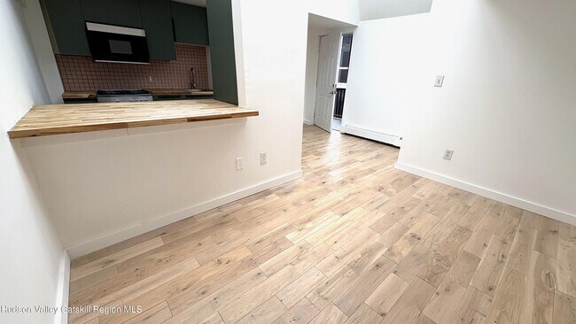 Foto del edificio - 725 Warren St