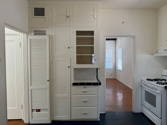 Foto del edificio - 1226 N Olsen Ave