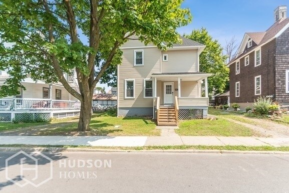 Foto principal - 37 Houston Ave