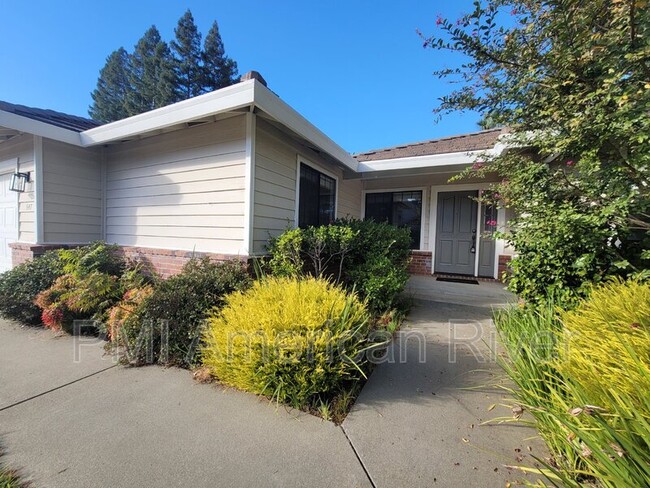 Building Photo - 547 Valim Way