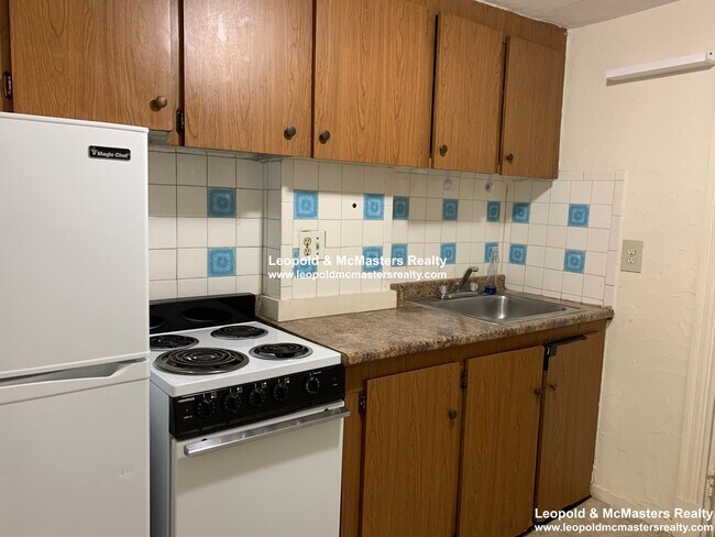 Building Photo - 503 Beacon St