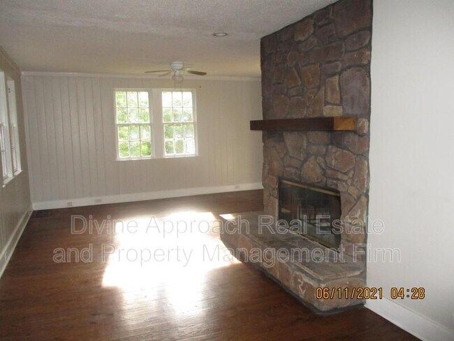 Foto del edificio - 359 22nd Ct NE