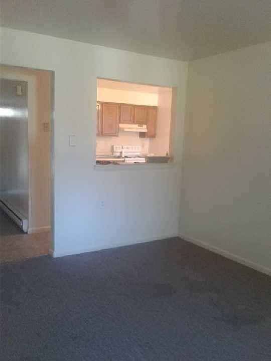 Building Photo - 502 Maple St