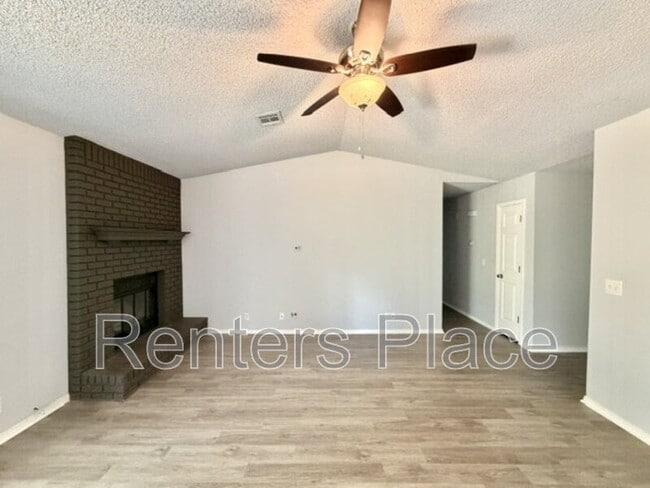Building Photo - 1505 N Poplar Ave