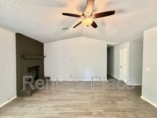 Foto del edificio - 1505 N Poplar Ave