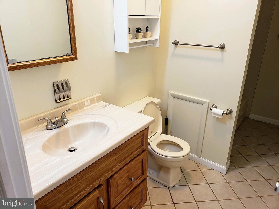 Foto principal - 56 Crestwood Dr