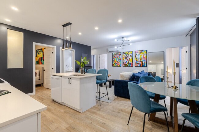 Building Photo - 4300 Rue Saint-Urbain