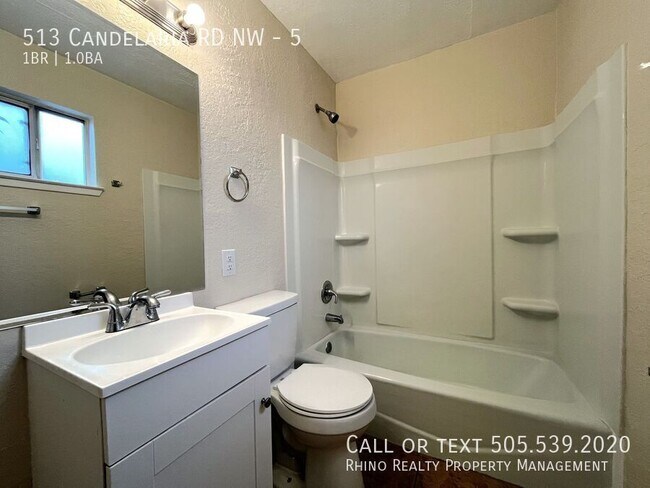 Foto del edificio - 513 Candelaria Rd NW