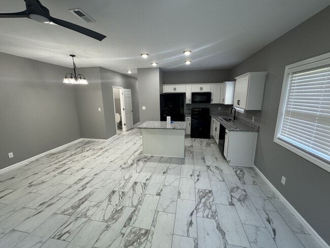 Building Photo - 1821 TN-120