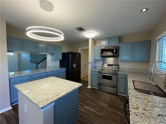 Building Photo - 1102 Keeshond Pl