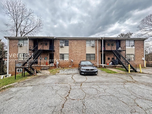 Foto del edificio - 4527 Glade Rd