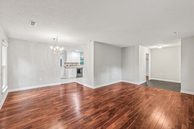 Foto del edificio - Move-in Ready 3 Bedroom Ranch!!