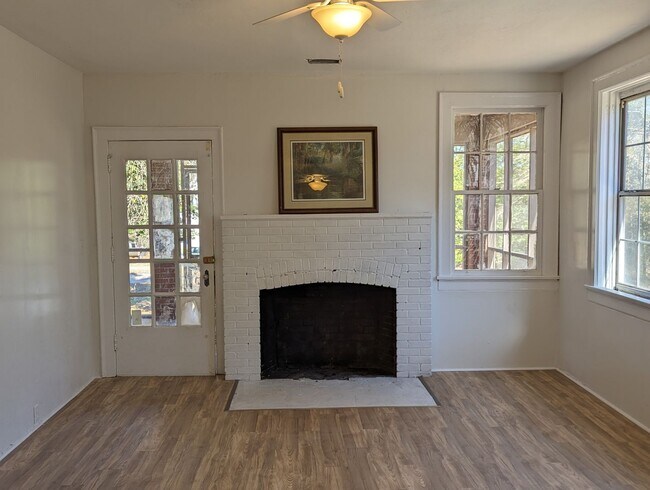 Foto del edificio - Single home for rent