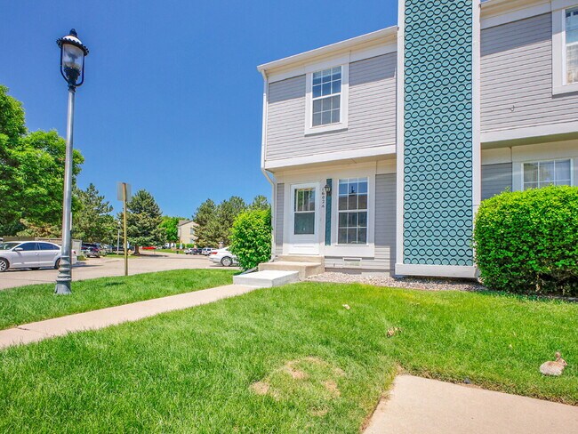 Foto del edificio - $1,895 // 2-Bed 1-Bath Charming Rowhome in...