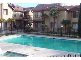 Piscina - Rosamond Village Apartments