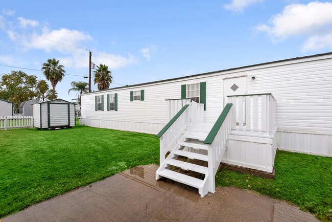 Building Photo - 5050 St Kitts Calle