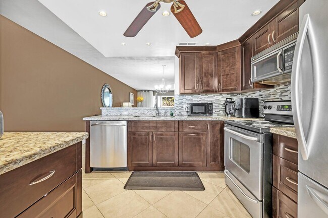 Building Photo - 3002 Portofino Isle