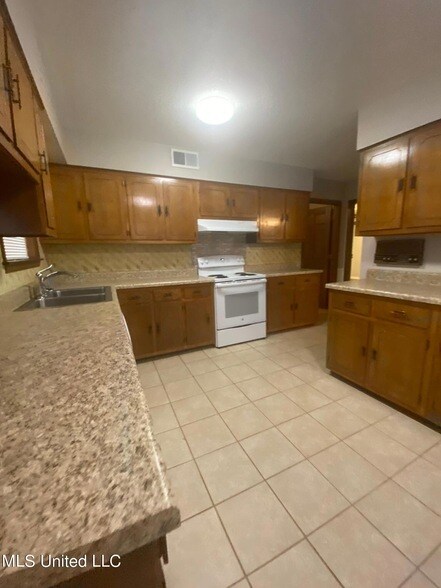 Foto del edificio - 144 Vaughn Ln