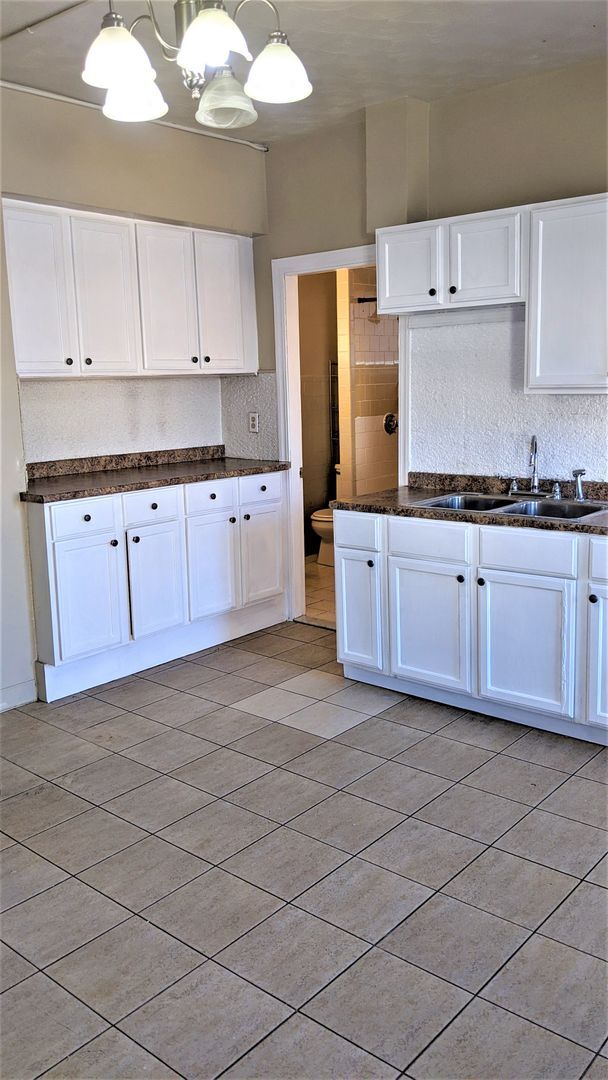 Foto del edificio - 8-12 Flora Street