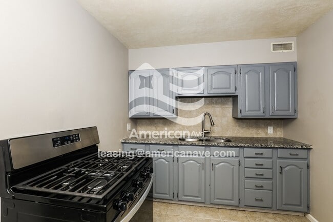 Foto del edificio - 1525 N Adams St