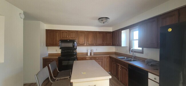 Building Photo - 2819 Autumn Leaf Ln