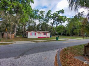 Building Photo - 1135 E Voorhis Ave