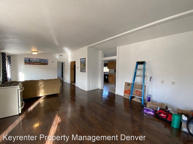 Foto del edificio - 3 br, 2 bath House - 611 W 4th Ave