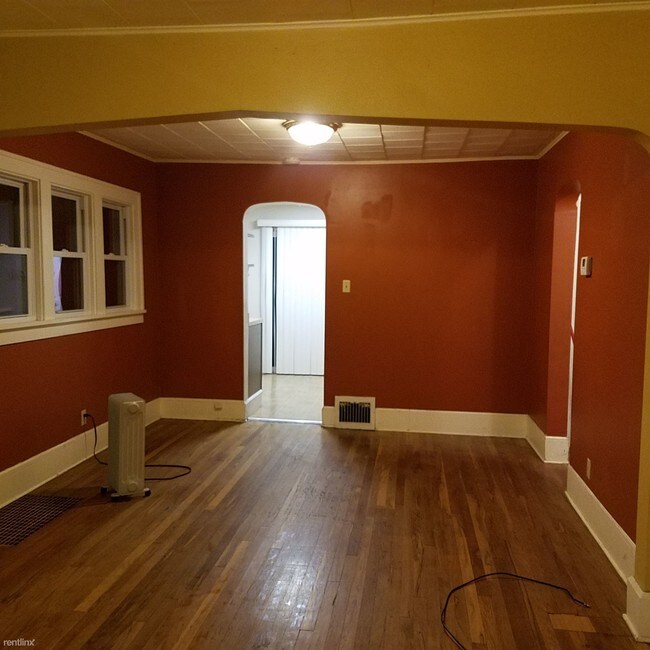 Building Photo - 1407 Mondamin Ave