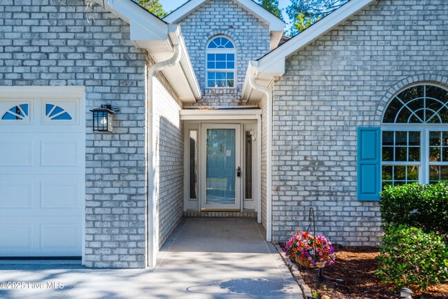 Foto del edificio - 8829 Lansdowne Dr NW