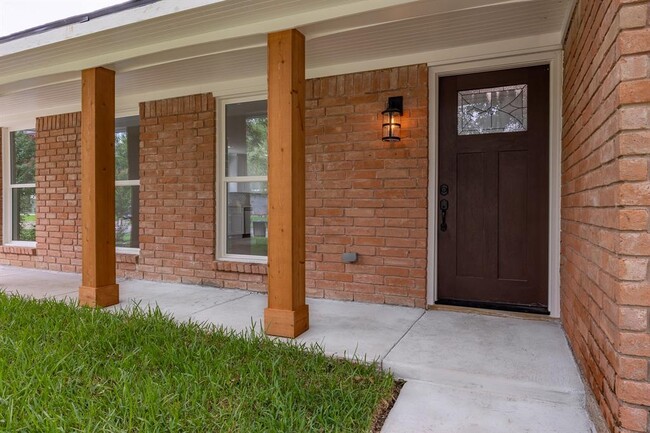 Building Photo - 5834 Cartagena St