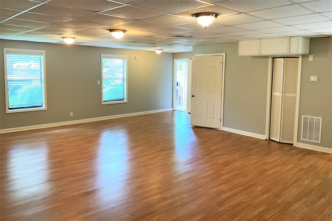 Foto del edificio - 2417 Broward Dr NE