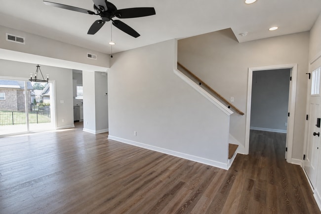 Building Photo - 1429 Village Lp