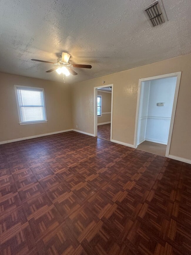 Foto del edificio - Large 3b 2b Home